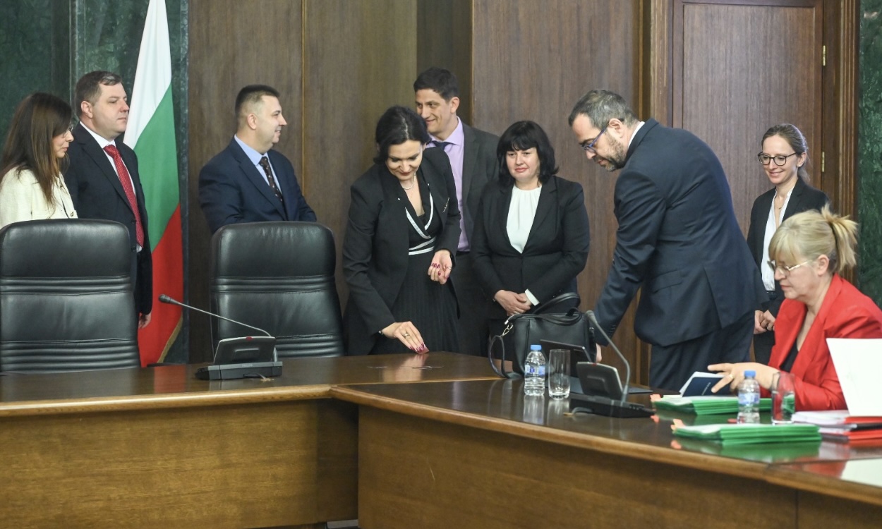 Станислав Костов, Йонко Грозев, Петя Шишкова, Аглика Адамова и Светлина Кортенска оценяват българските кандидати за Общия съд на ЕС